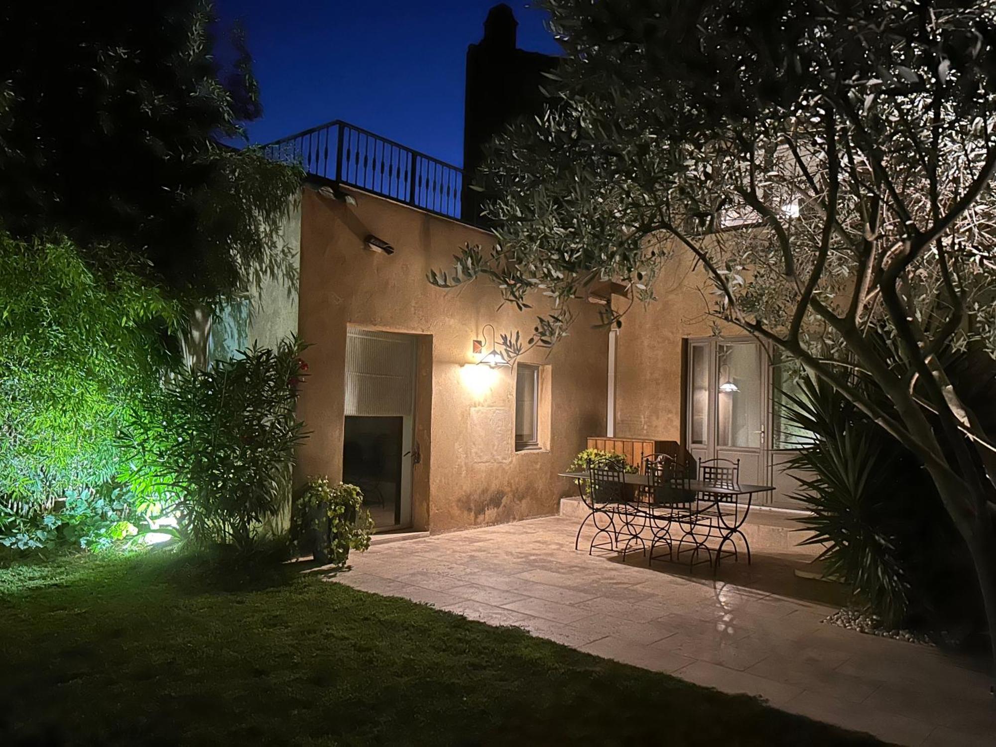 Les Tilleuls Cavaillon Exterior photo